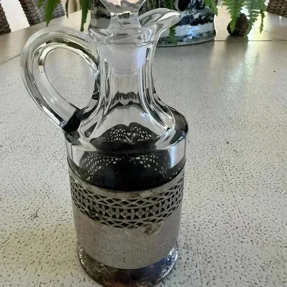 Vintage glass cruet pitcher with silver decor - Picture 8 of 8